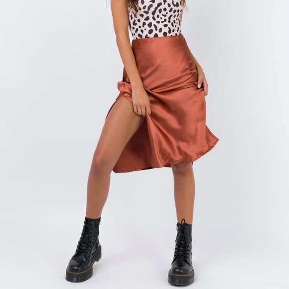 Silk orange midi skirt - Picture 1 of 7